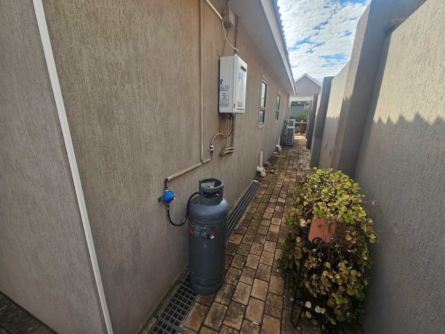 To Let 2 Bedroom Property for Rent in Wilkoppies North West
